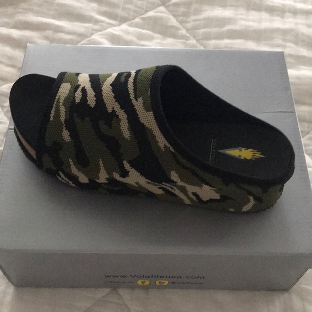 Volatile shoes